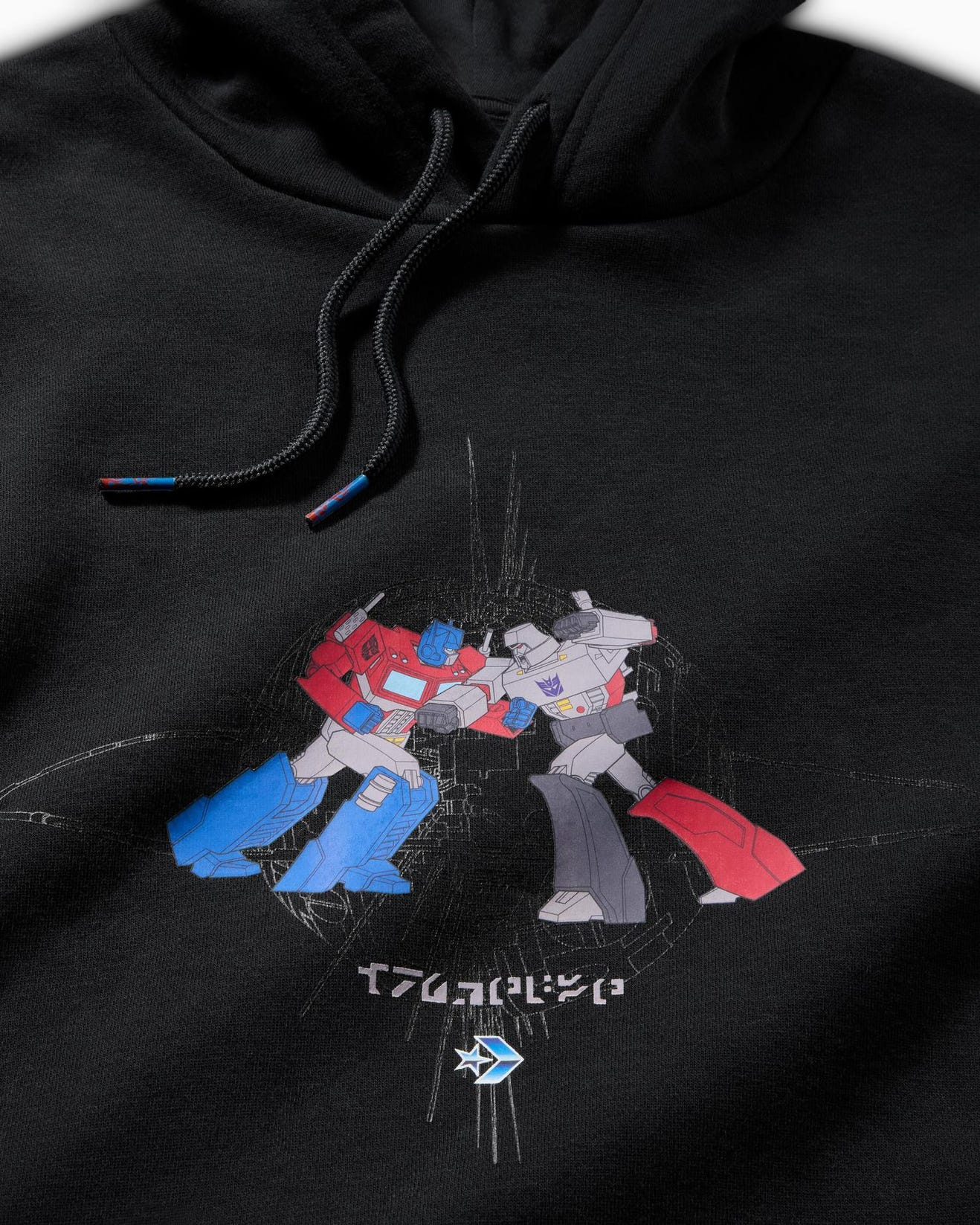 Transformers x Converse vestuário 24