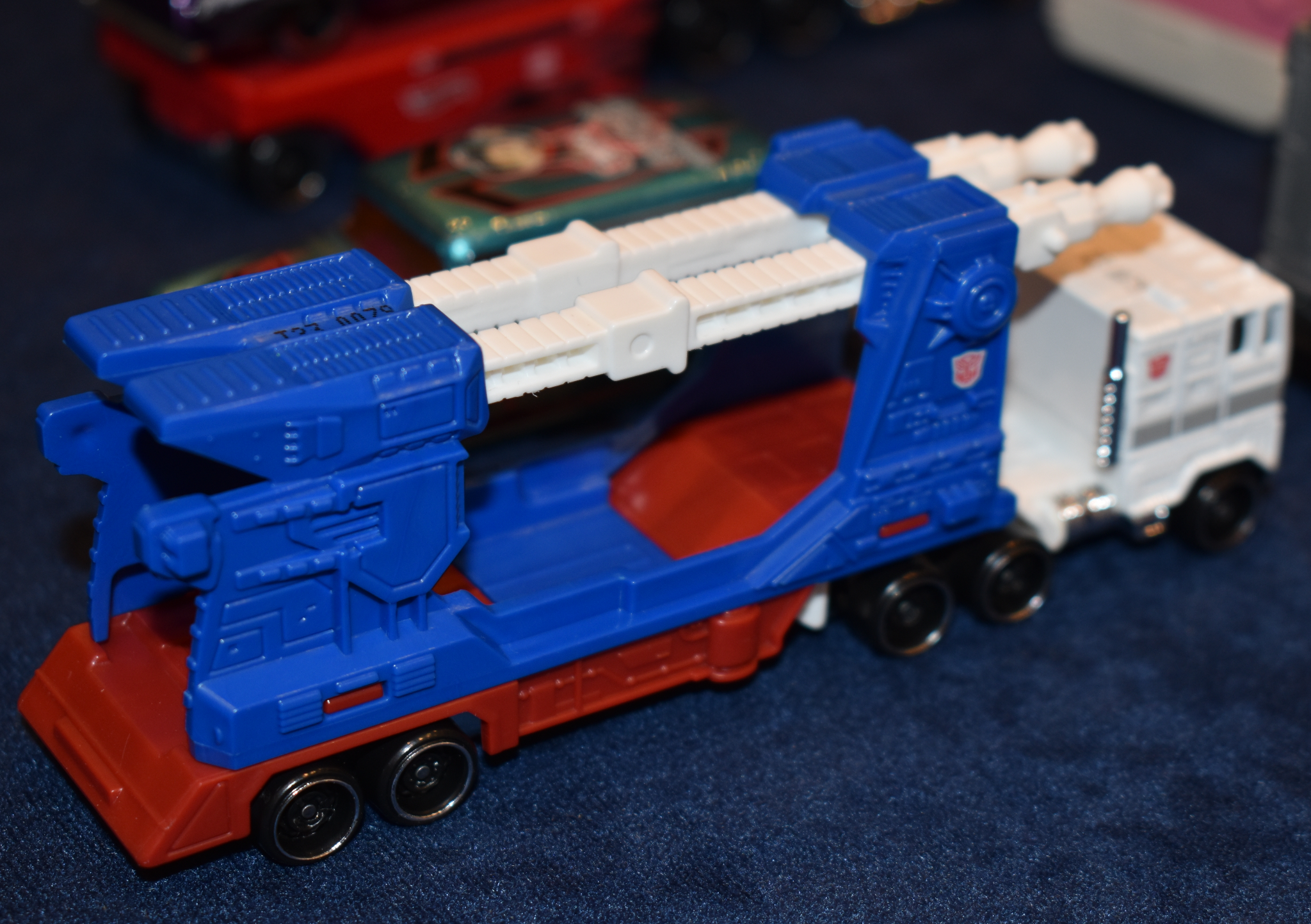 Transformers Hot Wheels Ultra Magnus 04