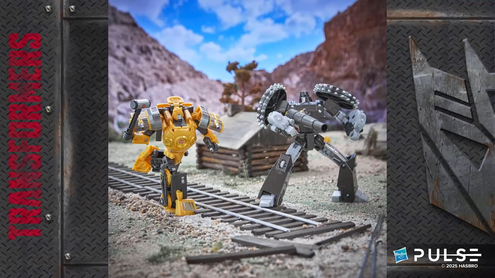 Hasbro Pulse Transformers Timelines Heart of Steel Bumblebee & Megatron 08
