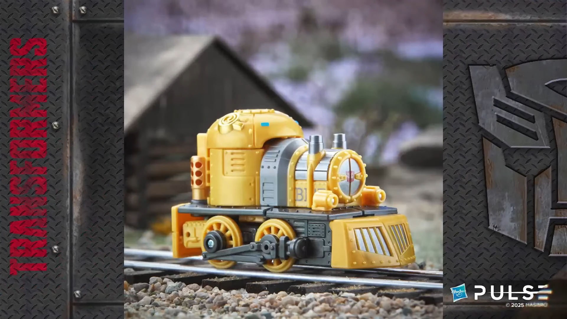 Hasbro Pulse Transformers Timelines Heart of Steel Bumblebee & Megatron 08