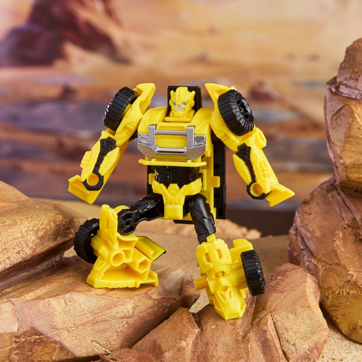 Transformers Cyberworld Bumblebee 02